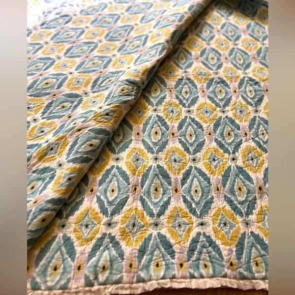 Quilted Bed Cover Spread - Picture 10 of 13